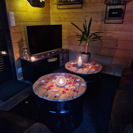 Chalet Industriel Avec Filet Et Spa Sorigny Экстерьер фото