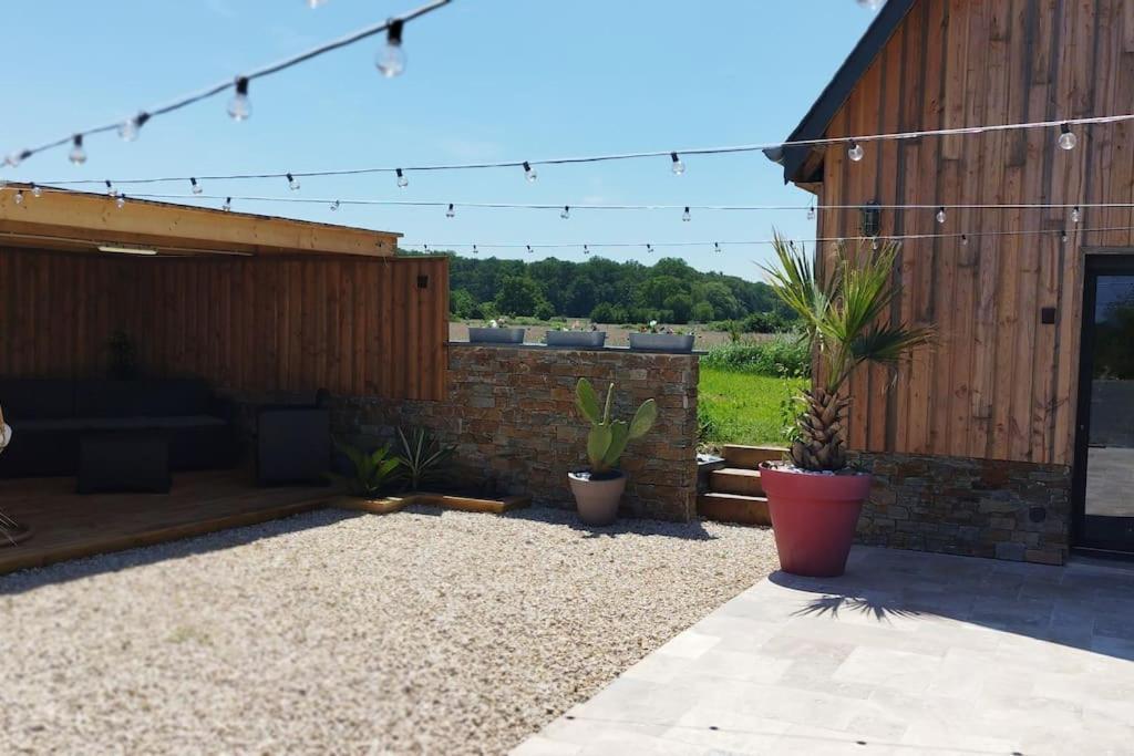 Chalet Industriel Avec Filet Et Spa Sorigny Экстерьер фото