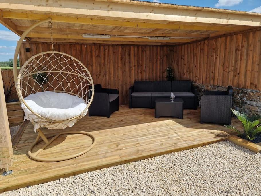 Chalet Industriel Avec Filet Et Spa Sorigny Экстерьер фото