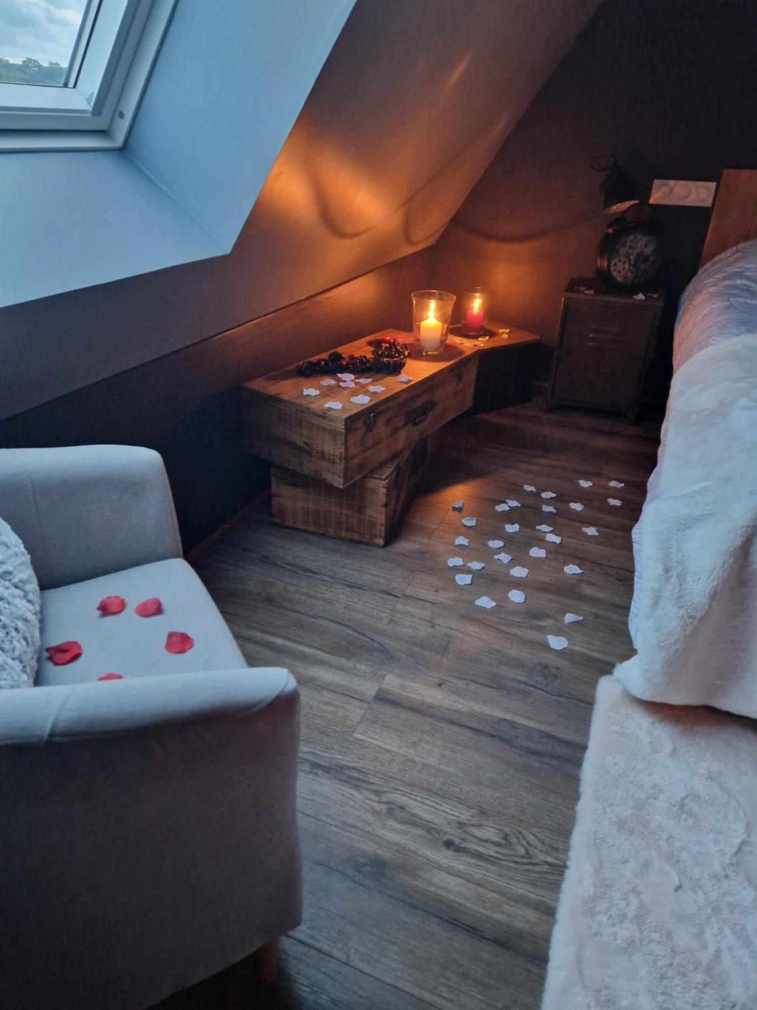 Chalet Industriel Avec Filet Et Spa Sorigny Экстерьер фото